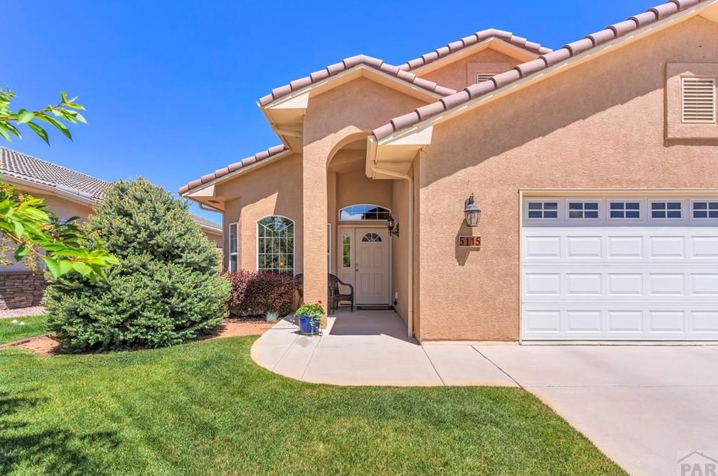 5115 Almondcrest Dr, Pueblo, CO 81005-3395