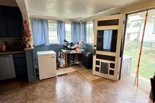 318 W 10th St, La Junta, CO 81050 - Photo 16