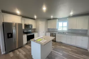 1186 E Desert Cove Dr, Pueblo West, CO 81007 - Photo 2