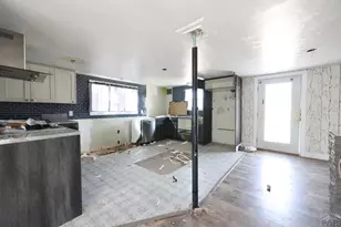 2402 W 17th St, Pueblo, CO 81003 - Photo 8