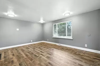 2402 W 17th St, Pueblo, CO 81003 - Photo 10