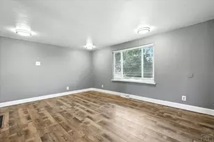 2402 W 17th St, Pueblo, CO 81003 - Photo 10