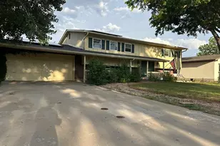 14 Cornell Cir, Pueblo, CO 81005 - Photo 2