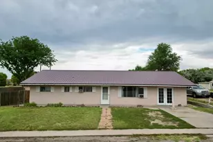 810 Ewers, Rocky Ford, CO 81067 - Photo 2