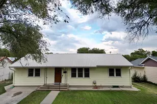 426 Poplar Ave, Las Animas, CO 81054 - Photo 2