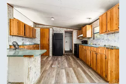 2206 W 16th St, Pueblo, CO 81003 - Photo 10