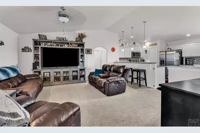 1485 E Ithaca Dr, Pueblo, CO 81007 - Photo 8