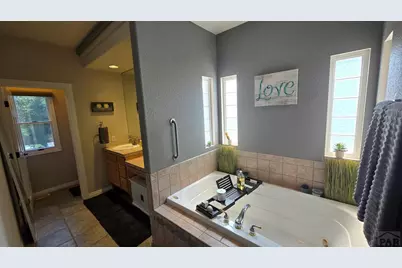 232 Alhambra Dr, Pueblo, CO 81005 - Photo 24
