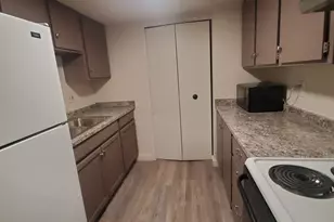 520 W 11th St, Pueblo, CO 81001 - Photo 2