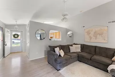 814 Edna Ln, Pueblo, CO 81005 - Photo 2