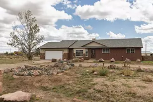 882 N Durango Dr, Pueblo West, CO 81007 - Photo 2