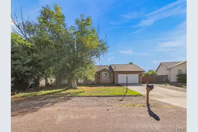 576 S Falcon Dr, Pueblo West, CO 81007 - Photo 2