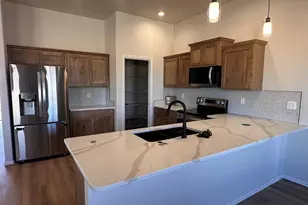 927 E Moonbeam Dr, Pueblo West, CO 81007 - Photo 2