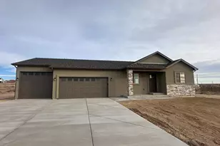 927 E Moonbeam Dr, Pueblo West, CO 81007 - Photo 1