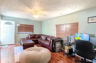 1322 Lincoln Ave, La Junta, CO 81050 - Photo 2