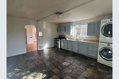 1027 E Abriendo Ave, Pueblo, CO 81004 - Photo 6
