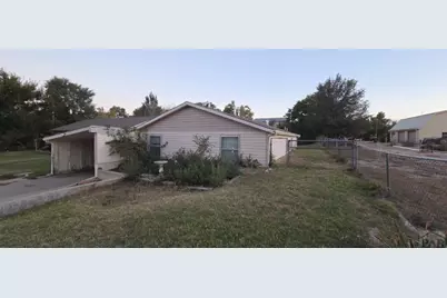 5 Reese Cir, Lamar, CO 81052 - Photo 2