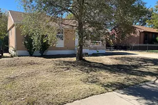 72 Hanson Ln, Pueblo, CO 81001 - Photo 2