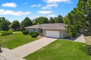 204 Bridle Trail, Pueblo, CO 81005 - Photo 2