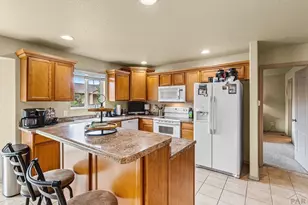 2403 Meadowlark Ln, Pueblo, CO 81008 - Photo 10