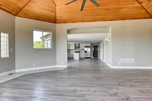 6808 Greenhorn Creek Dr, Pueblo, CO 81004 - Photo 4