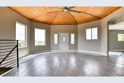 6808 Greenhorn Creek Dr, Pueblo, CO 81004 - Photo 6