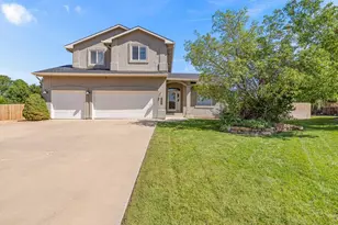 4716 Scarlet Sage Dr, Pueblo, CO 81001 - Photo 2