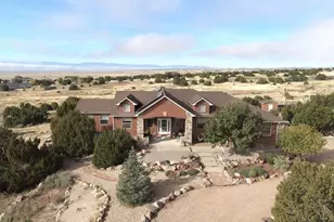 1643 N Gill Dr, Pueblo West, CO 81007 - Photo 2