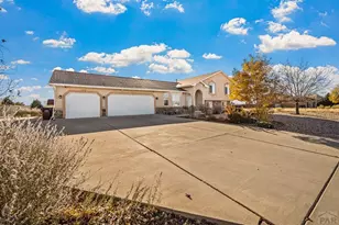 288 W Calle De Camelia Dr, Pueblo West, CO 81007 - Photo 2