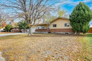 24 Drake St, Pueblo, CO 81005 - Photo 2