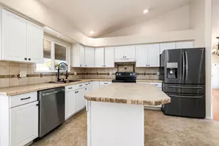 421 W Littler Dr, Pueblo West, CO 81007 - Photo 4