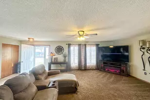 910 S 10th St, Lamar, CO 81052 - Photo 6