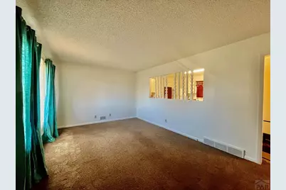 1637 Englewood Dr, Pueblo, CO 81005 - Photo 2