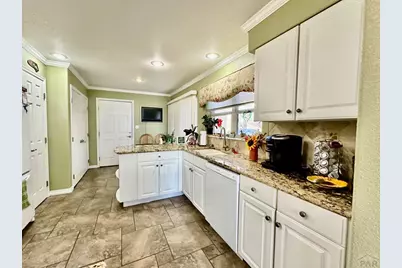 4402 Turnberry Crescent, Pueblo, CO 81001 - Photo 10