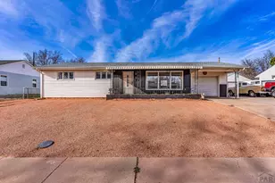 312 Kenwood Dr, Pueblo, CO 81004 - Photo 1