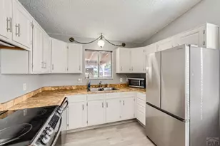 3 Carousel Ln, Pueblo, CO 81001 - Photo 8
