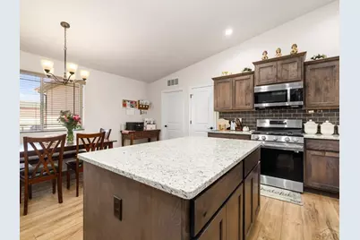 1700 Kingfisher Ln, Pueblo, CO 81008 - Photo 12