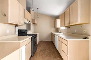 570 S Bellflower Dr, Pueblo West, CO 81007 - Photo 8