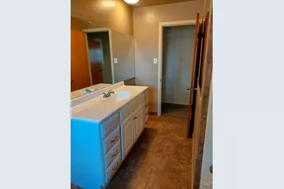 2042 S Riverview Dr, Pueblo, CO 81006 - Photo 12