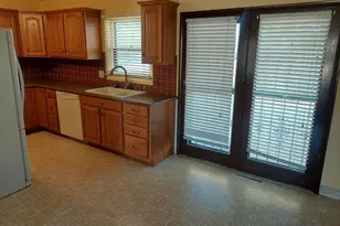 2042 S Riverview Dr, Pueblo, CO 81006 - Photo 8