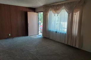 2042 S Riverview Dr, Pueblo, CO 81006 - Photo 4