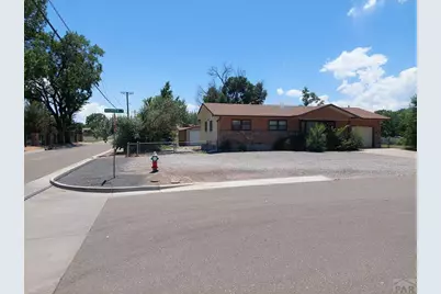 2042 S Riverview Dr, Pueblo, CO 81006 - Photo 2