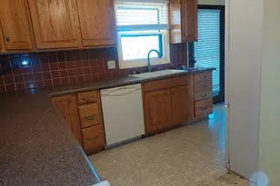 2042 S Riverview Dr, Pueblo, CO 81006 - Photo 10