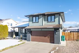 16 Ironbridge Ln, Pueblo, CO 81001 - Photo 1