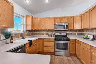 613 E Earl Dr, Pueblo West, CO 81007 - Photo 14