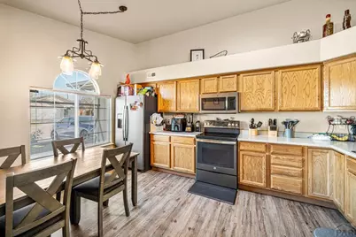 813 Ardath Lane, Pueblo, CO 81005 - Photo 6