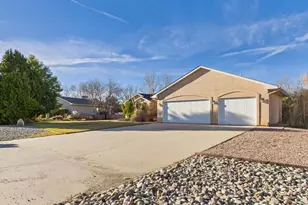 331 S Nicklaus Dr, Pueblo West, CO 81007 - Photo 2