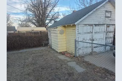 213 E 8th St, La Junta, CO 81050 - Photo 16