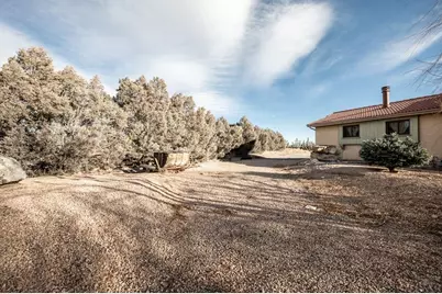 8 S Glenrose Dr, Pueblo, CO 81007 - Photo 10