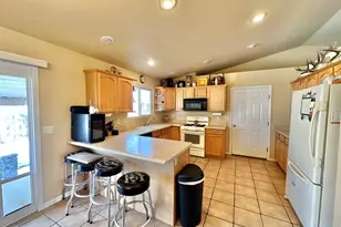 3131 Bighorn Ct, Pueblo, CO 81005 - Photo 6